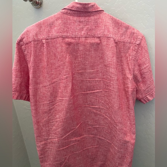 Old Navy Short sleeve button up. Red. Regular fit, medium - Picture 3 of 4